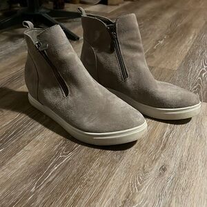 Blondo Suede High Top Shoes